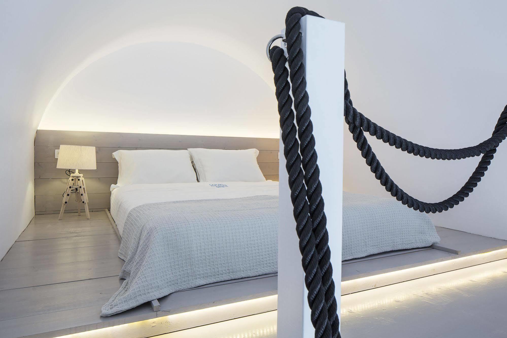 Loizos Stylish Residences Fira  Esterno foto